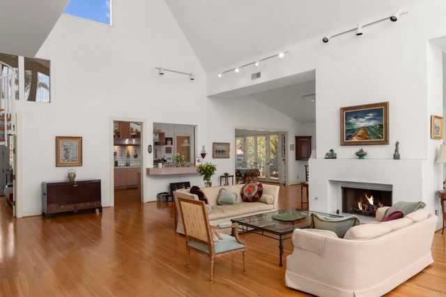 350 Mesa Way, La Jolla, CA 92037