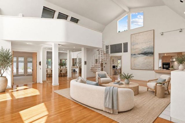 350 Mesa Way, La Jolla, CA 92037