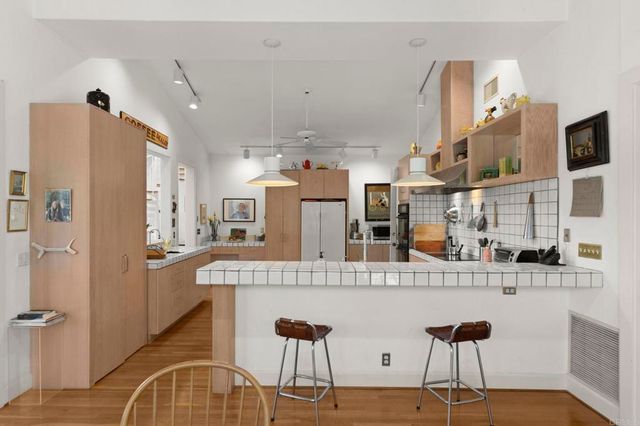350 Mesa Way, La Jolla, CA 92037