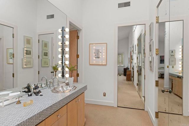 350 Mesa Way, La Jolla, CA 92037