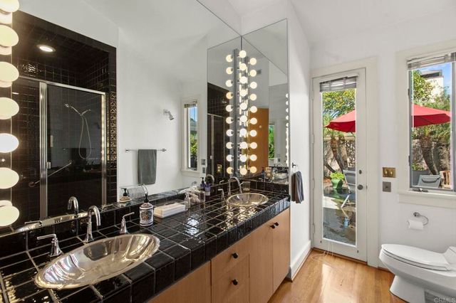 350 Mesa Way, La Jolla, CA 92037