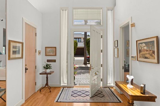 350 Mesa Way, La Jolla, CA 92037