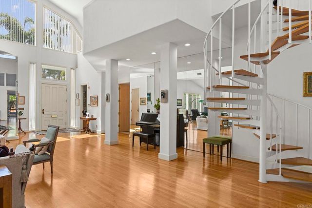 350 Mesa Way, La Jolla, CA 92037