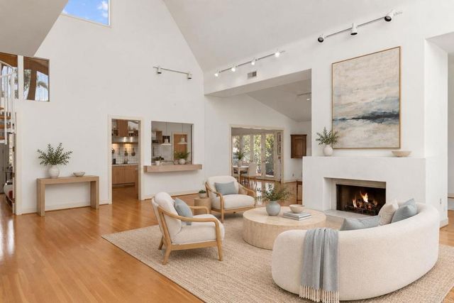 350 Mesa Way, La Jolla, CA 92037