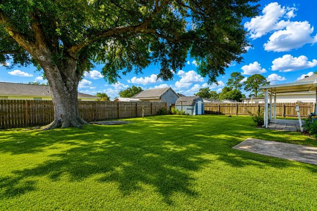 1119 W Camellia Dr, Thibodaux, LA 70301