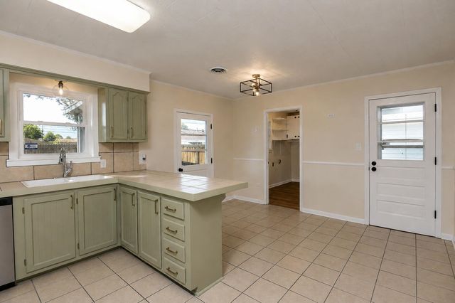 1119 W Camellia Dr, Thibodaux, LA 70301