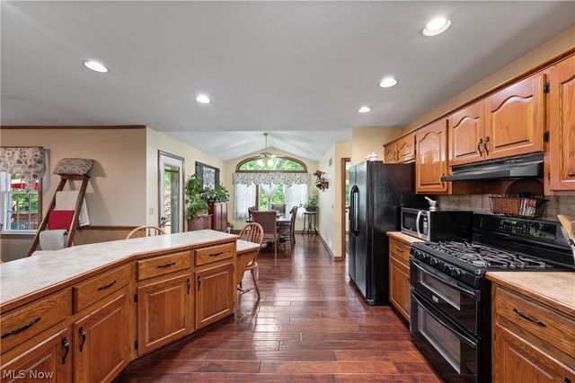 10400 Stoneacre Street NW, Canal Fulton, OH 44614