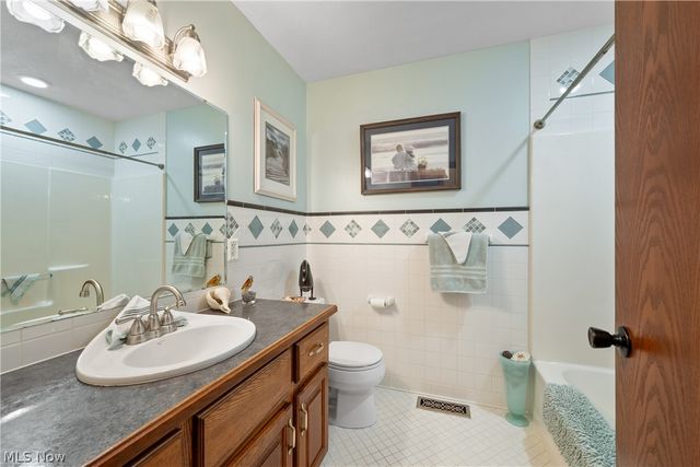 10400 Stoneacre Street NW, Canal Fulton, OH 44614