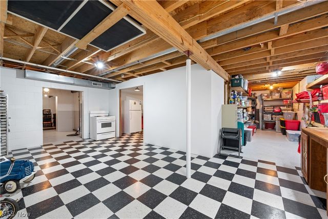 10400 Stoneacre Street NW, Canal Fulton, OH 44614