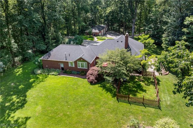 10400 Stoneacre Street NW, Canal Fulton, OH 44614