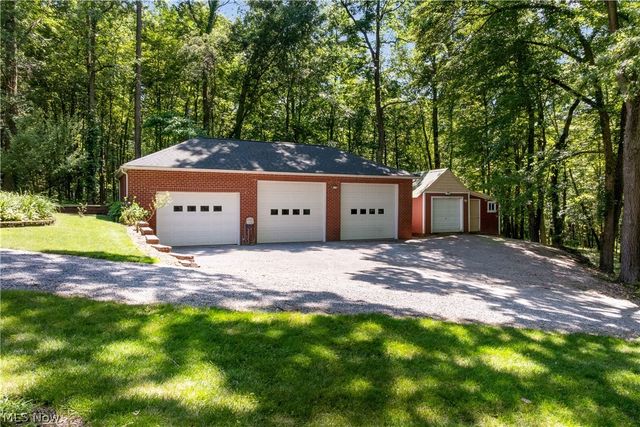10400 Stoneacre Street NW, Canal Fulton, OH 44614