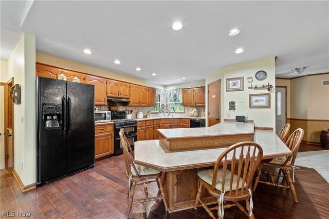 10400 Stoneacre Street NW, Canal Fulton, OH 44614