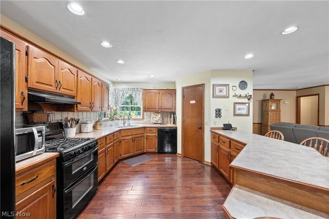 10400 Stoneacre Street NW, Canal Fulton, OH 44614