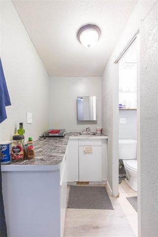 1526 CLINTON, Tampa, FL 33604