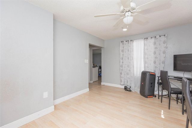 1526 CLINTON, Tampa, FL 33604