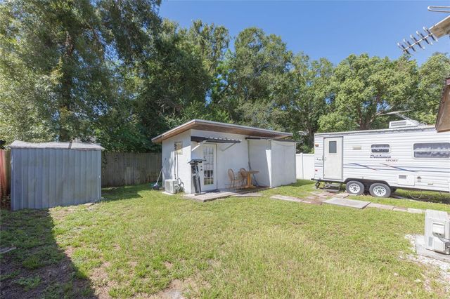 1526 CLINTON, Tampa, FL 33604