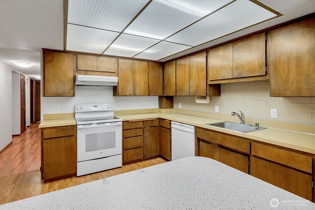 11019 B Glen Acres Drive S, Seattle, WA 98168