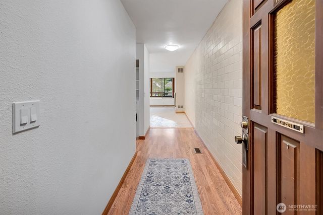 11019 B Glen Acres Drive S, Seattle, WA 98168