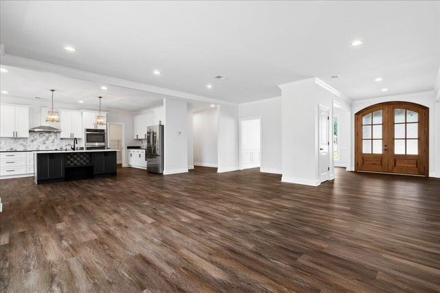 413 Weston Park, Lexington, KY 40515
