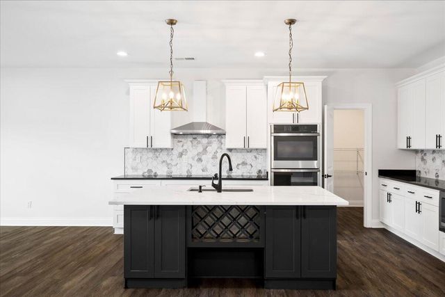 413 Weston Park, Lexington, KY 40515
