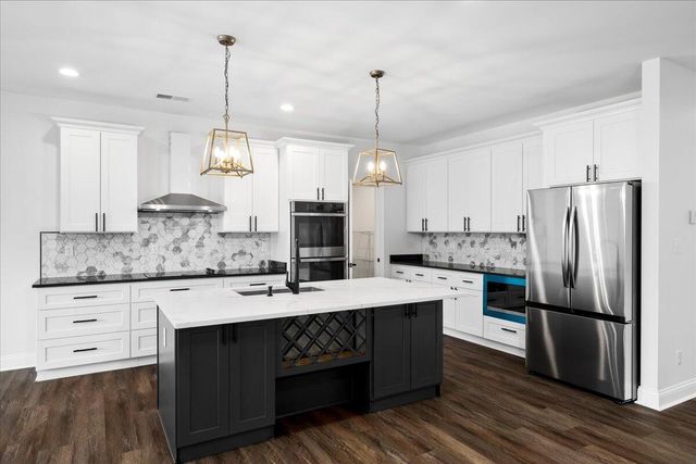 413 Weston Park, Lexington, KY 40515