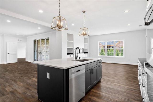 413 Weston Park, Lexington, KY 40515