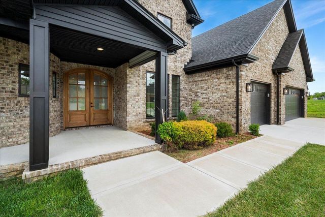413 Weston Park, Lexington, KY 40515