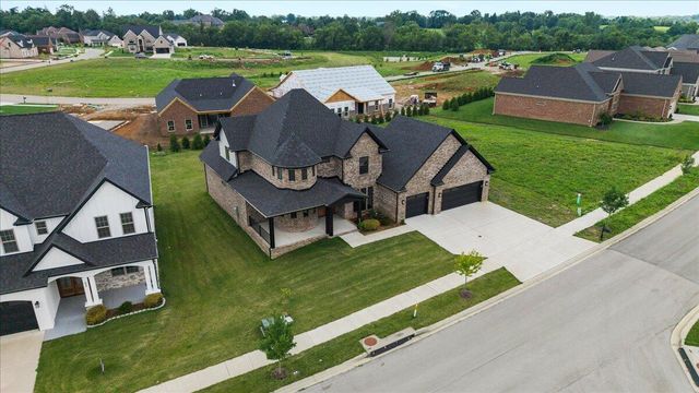 413 Weston Park, Lexington, KY 40515