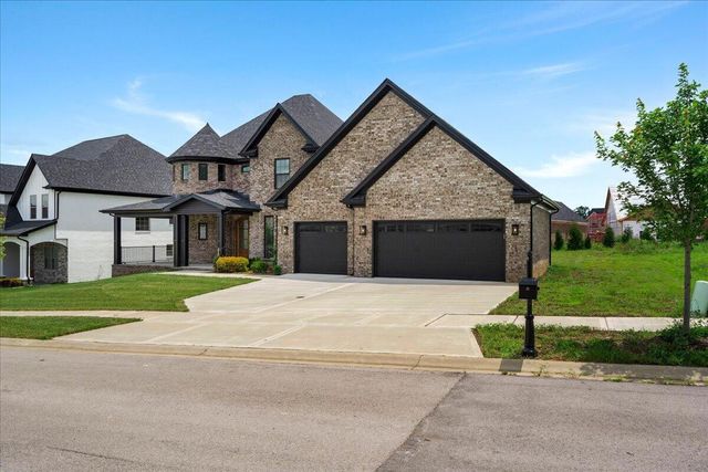 413 Weston Park, Lexington, KY 40515