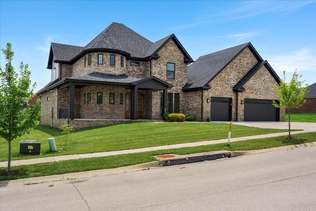 413 Weston Park, Lexington, KY 40515