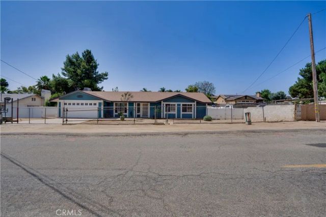 18825 Mariposa Avenue, Riverside, CA 92508