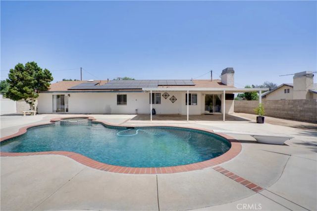 18825 Mariposa Avenue, Riverside, CA 92508