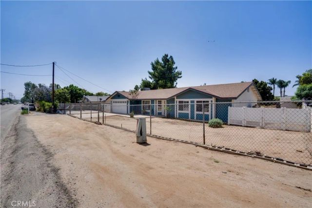 18825 Mariposa Avenue, Riverside, CA 92508