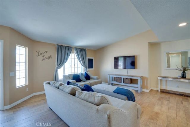 18825 Mariposa Avenue, Riverside, CA 92508