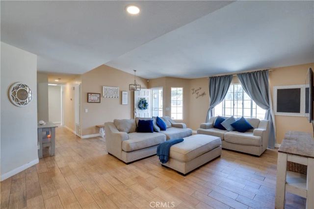 18825 Mariposa Avenue, Riverside, CA 92508