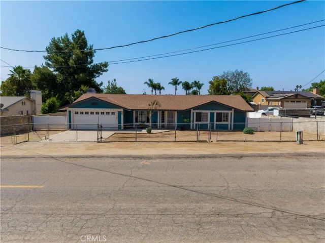 18825 Mariposa Avenue, Riverside, CA 92508