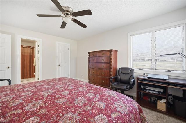 1267 Foursome LN, Virginia Beach, VA 23455