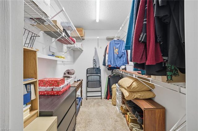 1267 Foursome LN, Virginia Beach, VA 23455