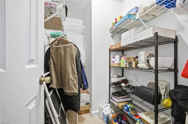 1267 Foursome LN, Virginia Beach, VA 23455