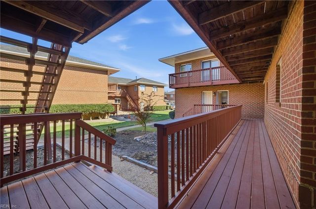 1267 Foursome LN, Virginia Beach, VA 23455