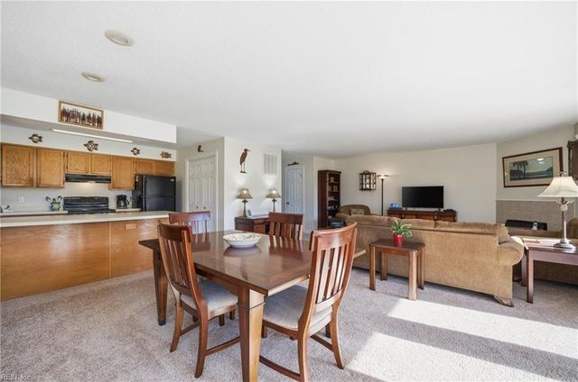 1267 Foursome LN, Virginia Beach, VA 23455