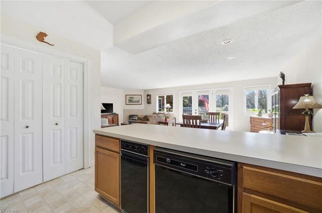 1267 Foursome LN, Virginia Beach, VA 23455