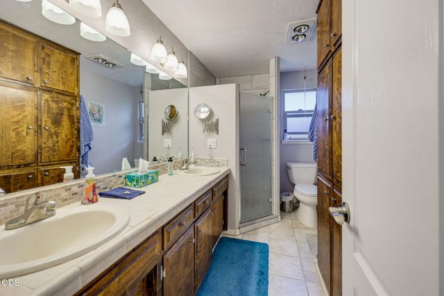 811 NE Oregon Avenue, Grants Pass, OR 97526