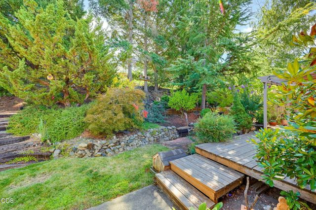 811 NE Oregon Avenue, Grants Pass, OR 97526