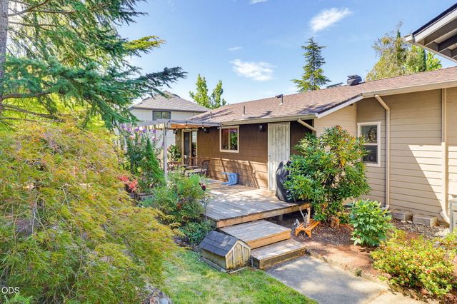 811 NE Oregon Avenue, Grants Pass, OR 97526
