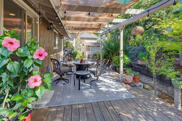 811 NE Oregon Avenue, Grants Pass, OR 97526