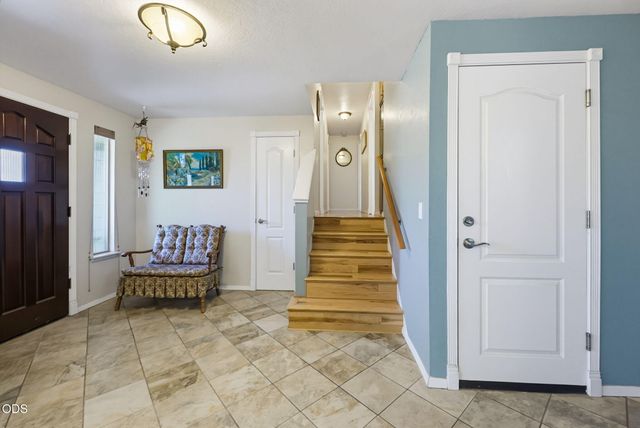 811 NE Oregon Avenue, Grants Pass, OR 97526