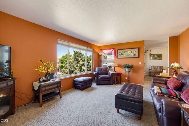 811 NE Oregon Avenue, Grants Pass, OR 97526