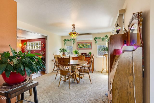 811 NE Oregon Avenue, Grants Pass, OR 97526