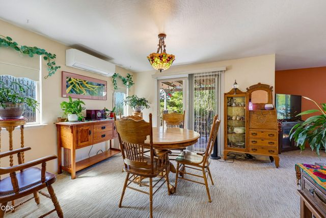 811 NE Oregon Avenue, Grants Pass, OR 97526